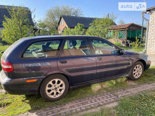 Синій Вольво V40, об'ємом двигуна 1.6 л та пробігом 194 тис. км за 3800 $, фото 3 на Automoto.ua