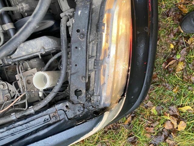 Синий Вольво В40, объемом двигателя 1.9 л и пробегом 380 тыс. км за 1450 $, фото 11 на Automoto.ua