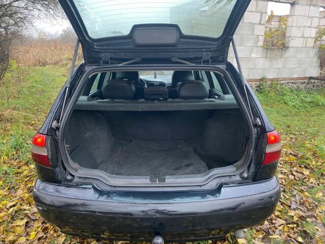 Синий Вольво В40, объемом двигателя 1.9 л и пробегом 380 тыс. км за 1450 $, фото 3 на Automoto.ua