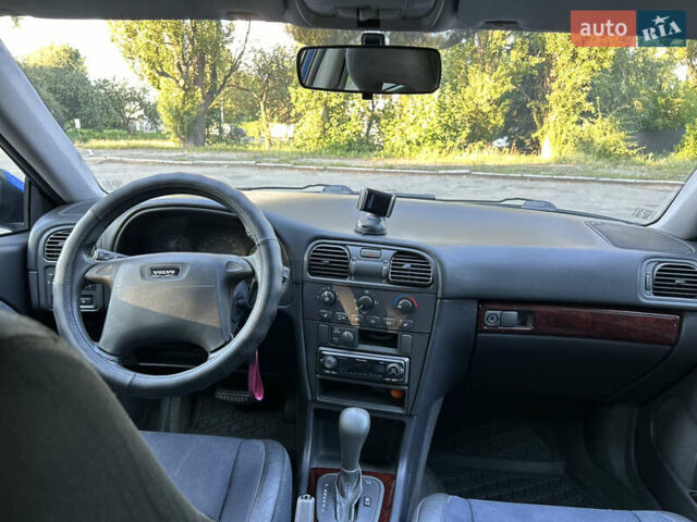 Синий Вольво В40, объемом двигателя 1.8 л и пробегом 255 тыс. км за 4500 $, фото 11 на Automoto.ua