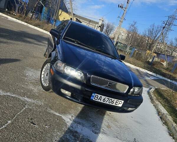 Синий Вольво В40, объемом двигателя 1.87 л и пробегом 317 тыс. км за 4600 $, фото 6 на Automoto.ua