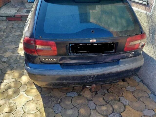 Синій Вольво V40, об'ємом двигуна 1.9 л та пробігом 250 тис. км за 1200 $, фото 2 на Automoto.ua