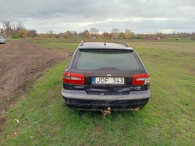 Синий Вольво В40, объемом двигателя 0 л и пробегом 300 тыс. км за 762 $, фото 1 на Automoto.ua