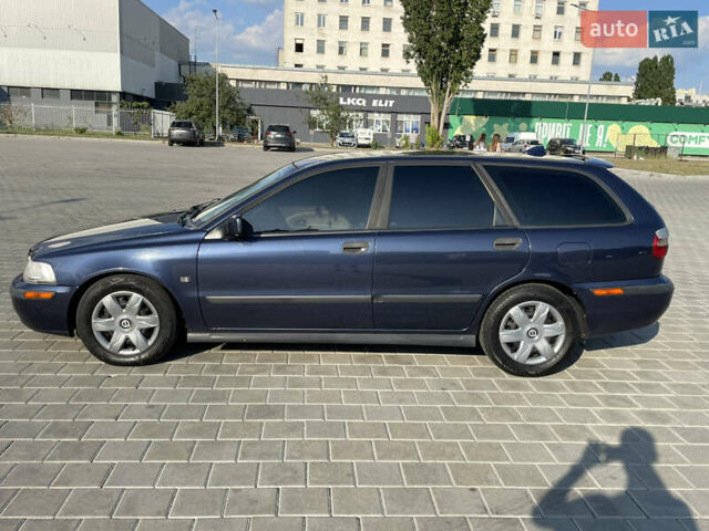 Синий Вольво В40, объемом двигателя 1.9 л и пробегом 422 тыс. км за 5000 $, фото 5 на Automoto.ua