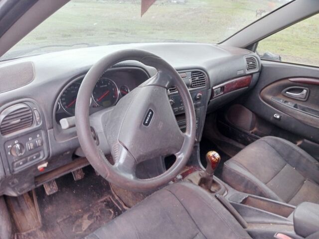 Синий Вольво В40, объемом двигателя 0 л и пробегом 300 тыс. км за 762 $, фото 3 на Automoto.ua