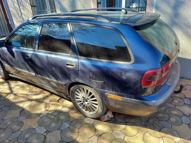 Синій Вольво V40, об'ємом двигуна 1.9 л та пробігом 250 тис. км за 1200 $, фото 1 на Automoto.ua
