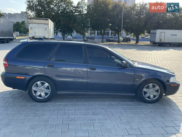 Синий Вольво В40, объемом двигателя 1.9 л и пробегом 422 тыс. км за 5000 $, фото 9 на Automoto.ua