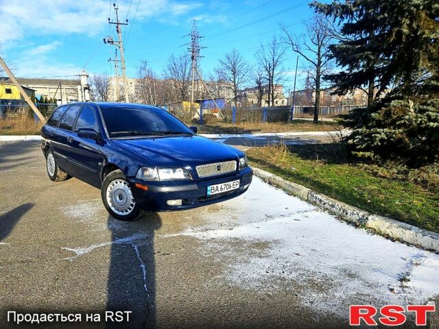 Синий Вольво В40, объемом двигателя 1.9 л и пробегом 31700 тыс. км за 4600 $, фото 6 на Automoto.ua