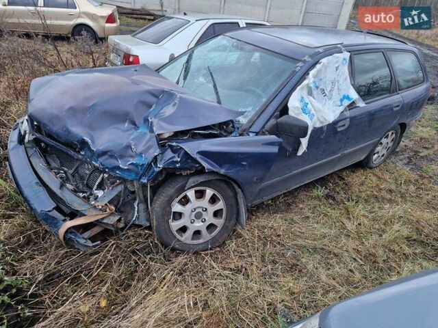 Синій Вольво V40, об'ємом двигуна 1.95 л та пробігом 230 тис. км за 950 $, фото 3 на Automoto.ua