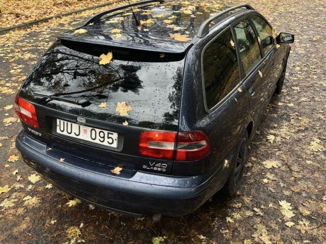 Вольво В40 2004 в Белой Церкве на Automoto.ua Синий Вольво В40, объемом двигателя 2 л и пробегом 100 тыс. км за 1600 $, фото 12 на Automoto.ua