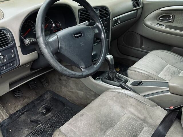 Вольво В40 2004 в Белой Церкве на Automoto.ua Синий Вольво В40, объемом двигателя 2 л и пробегом 100 тыс. км за 1600 $, фото 6 на Automoto.ua