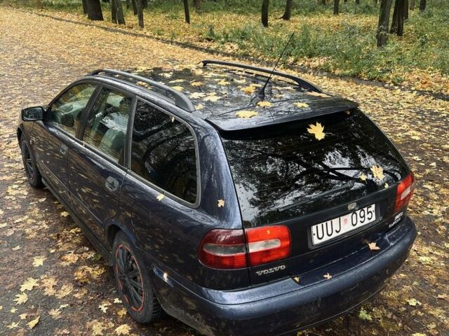 Вольво В40 2004 в Белой Церкве на Automoto.ua Синий Вольво В40, объемом двигателя 2 л и пробегом 100 тыс. км за 1600 $, фото 11 на Automoto.ua