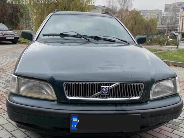 Зеленый Вольво В40, объемом двигателя 1.9 л и пробегом 353 тыс. км за 2500 $, фото 9 на Automoto.ua