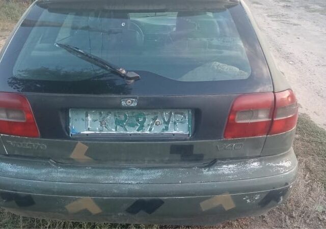 Зелений Вольво V40, об'ємом двигуна 1.9 л та пробігом 2 тис. км за 1431 $, фото 3 на Automoto.ua