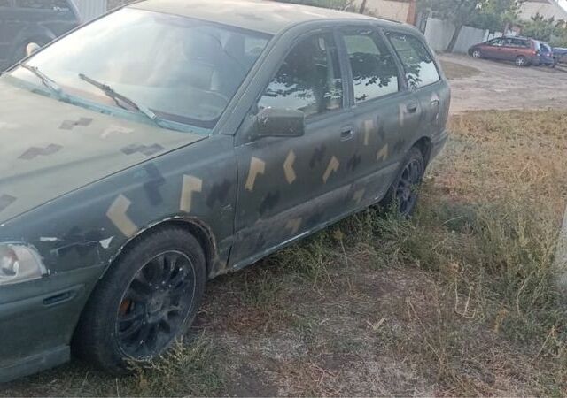 Зелений Вольво V40, об'ємом двигуна 1.9 л та пробігом 2 тис. км за 1431 $, фото 1 на Automoto.ua