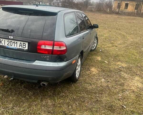 Зелений Вольво V40, об'ємом двигуна 1.78 л та пробігом 446 тис. км за 4500 $, фото 9 на Automoto.ua
