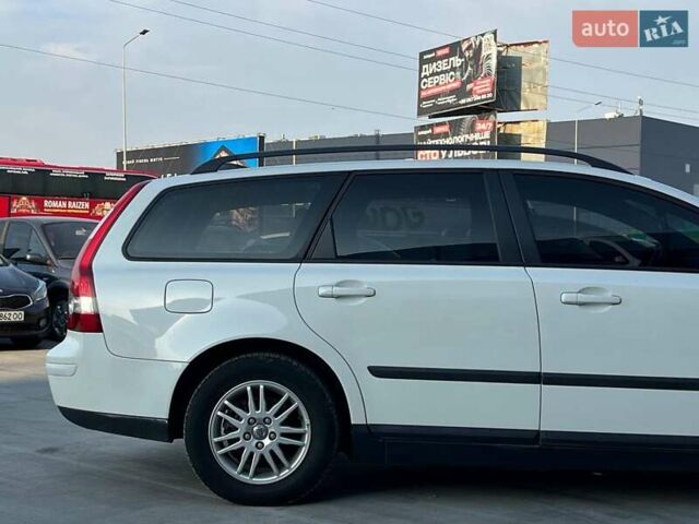 Вольво В50 2006 в Львове на Automoto.ua Белый Вольво В50, объемом двигателя 1.8 л и пробегом 299 тыс. км за 5790 $, фото 5 на Automoto.ua