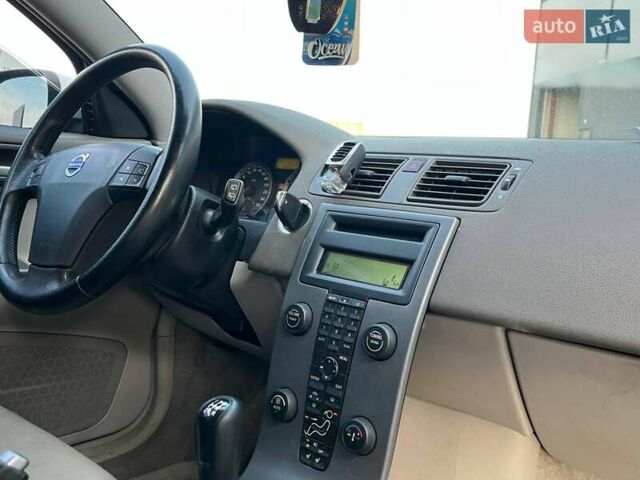 Вольво В50 2006 в Львове на Automoto.ua Белый Вольво В50, объемом двигателя 1.8 л и пробегом 299 тыс. км за 5790 $, фото 40 на Automoto.ua