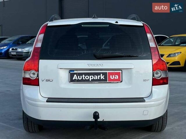 Вольво В50 2006 в Львове на Automoto.ua Белый Вольво В50, объемом двигателя 1.8 л и пробегом 299 тыс. км за 5790 $, фото 7 на Automoto.ua