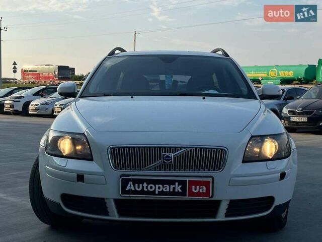 Вольво В50 2006 в Львове на Automoto.ua Белый Вольво В50, объемом двигателя 1.8 л и пробегом 299 тыс. км за 5790 $, фото 1 на Automoto.ua