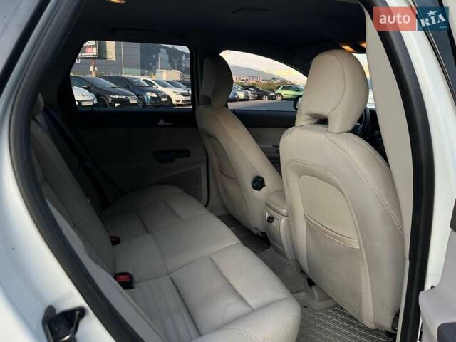 Вольво В50 2006 в Львове на Automoto.ua Белый Вольво В50, объемом двигателя 1.8 л и пробегом 299 тыс. км за 5790 $, фото 33 на Automoto.ua
