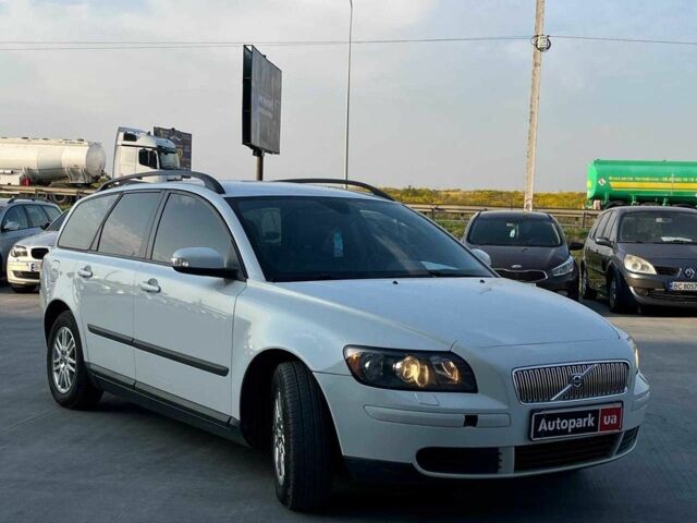 Білий Вольво V50, об'ємом двигуна 1.8 л та пробігом 299 тис. км за 5790 $, фото 2 на Automoto.ua