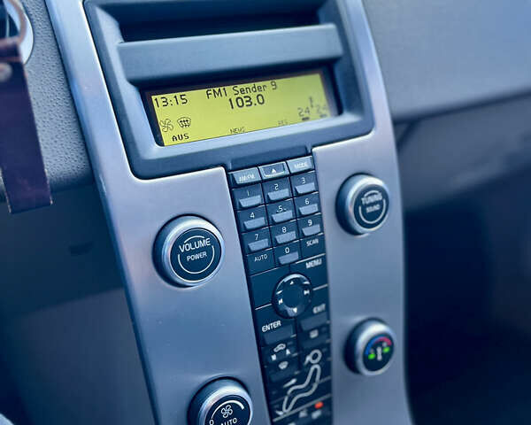 Білий Вольво V50, об'ємом двигуна 1.56 л та пробігом 230 тис. км за 6799 $, фото 29 на Automoto.ua