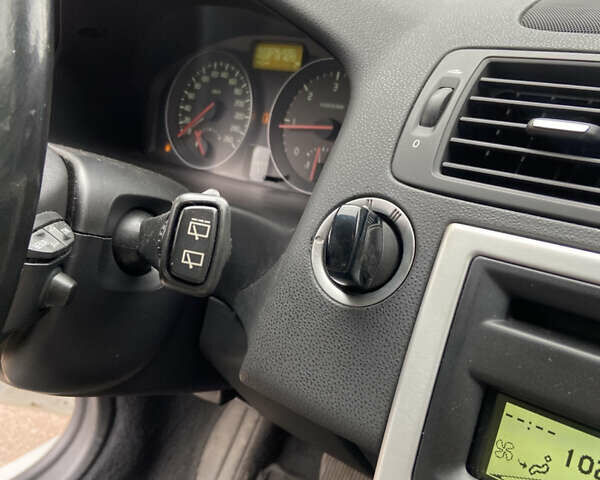 Белый Вольво В50, объемом двигателя 2 л и пробегом 226 тыс. км за 9200 $, фото 18 на Automoto.ua