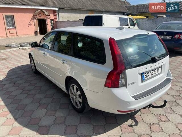 Білий Вольво V50, об'ємом двигуна 1.56 л та пробігом 228 тис. км за 5850 $, фото 5 на Automoto.ua