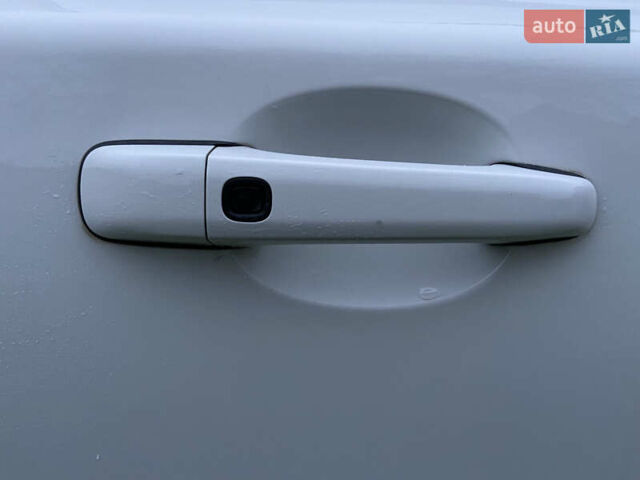 Белый Вольво В50, объемом двигателя 2 л и пробегом 235 тыс. км за 8600 $, фото 34 на Automoto.ua