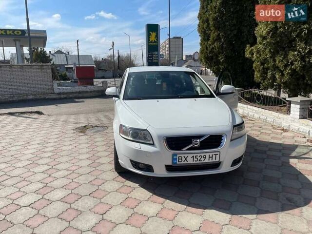 Білий Вольво V50, об'ємом двигуна 1.56 л та пробігом 228 тис. км за 5850 $, фото 4 на Automoto.ua