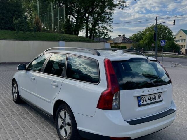 Білий Вольво V50, об'ємом двигуна 1.6 л та пробігом 290 тис. км за 5800 $, фото 5 на Automoto.ua
