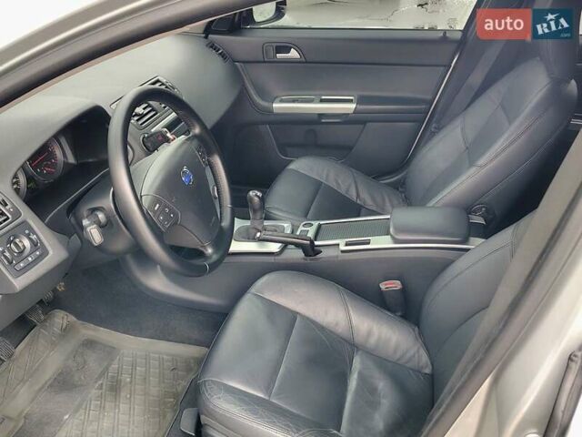 Білий Вольво V50, об'ємом двигуна 1.6 л та пробігом 220 тис. км за 6450 $, фото 15 на Automoto.ua