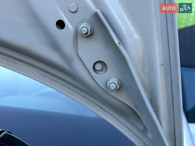 Белый Вольво В50, объемом двигателя 1.6 л и пробегом 199 тыс. км за 8599 $, фото 87 на Automoto.ua