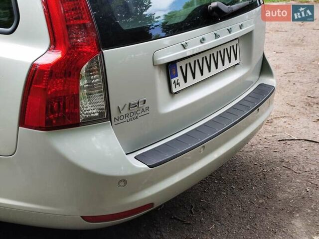 Белый Вольво В50, объемом двигателя 1.6 л и пробегом 225 тыс. км за 7400 $, фото 8 на Automoto.ua