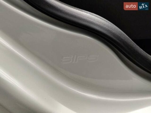 Белый Вольво В50, объемом двигателя 1.6 л и пробегом 225 тыс. км за 7400 $, фото 19 на Automoto.ua
