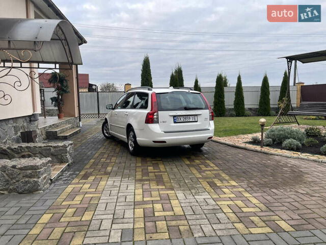 Білий Вольво V50, об'ємом двигуна 1.6 л та пробігом 179 тис. км за 7950 $, фото 54 на Automoto.ua