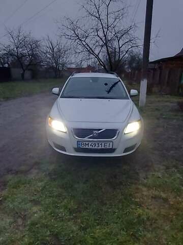 Белый Вольво В50, объемом двигателя 1.56 л и пробегом 215 тыс. км за 8200 $, фото 4 на Automoto.ua