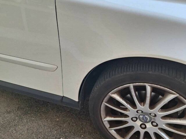 Білий Вольво V50, об'ємом двигуна 1.6 л та пробігом 204 тис. км за 6500 $, фото 10 на Automoto.ua