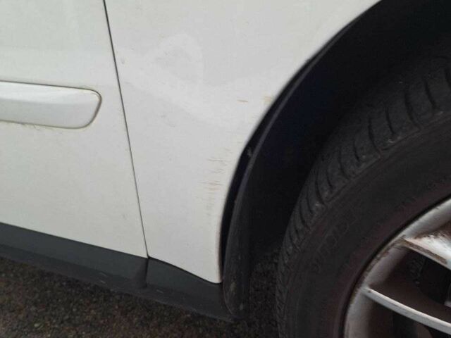 Білий Вольво V50, об'ємом двигуна 1.6 л та пробігом 204 тис. км за 6500 $, фото 9 на Automoto.ua