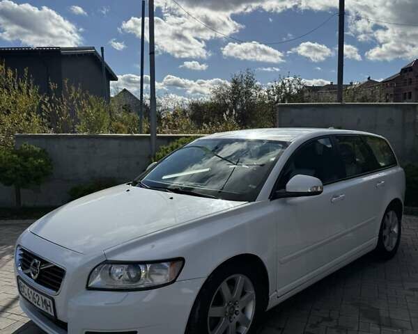 Белый Вольво В50, объемом двигателя 1.6 л и пробегом 240 тыс. км за 6800 $, фото 9 на Automoto.ua