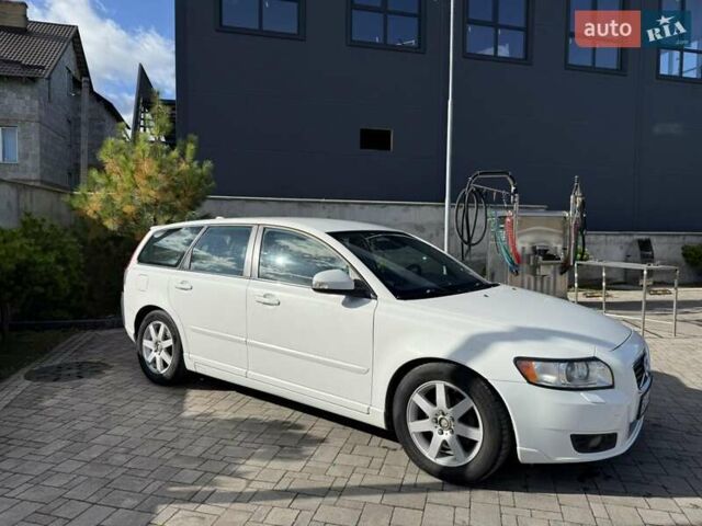 Белый Вольво В50, объемом двигателя 1.6 л и пробегом 240 тыс. км за 6800 $, фото 8 на Automoto.ua