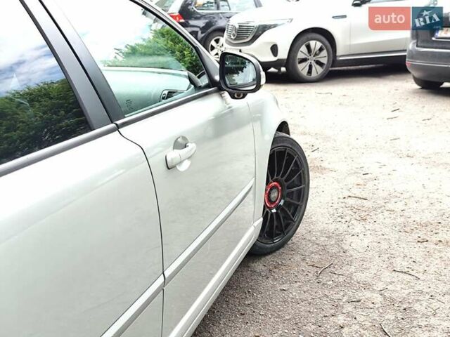 Белый Вольво В50, объемом двигателя 1.6 л и пробегом 225 тыс. км за 7400 $, фото 34 на Automoto.ua