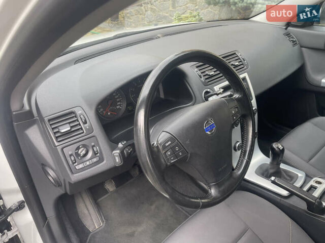 Білий Вольво V50, об'ємом двигуна 1.6 л та пробігом 179 тис. км за 7950 $, фото 9 на Automoto.ua