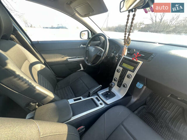 Білий Вольво V50, об'ємом двигуна 2.4 л та пробігом 280 тис. км за 8000 $, фото 22 на Automoto.ua