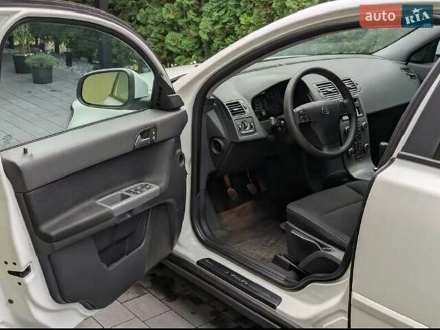 Білий Вольво V50, об'ємом двигуна 1.6 л та пробігом 280 тис. км за 7900 $, фото 6 на Automoto.ua