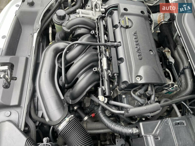 Білий Вольво V50, об'ємом двигуна 1.6 л та пробігом 179 тис. км за 7950 $, фото 57 на Automoto.ua