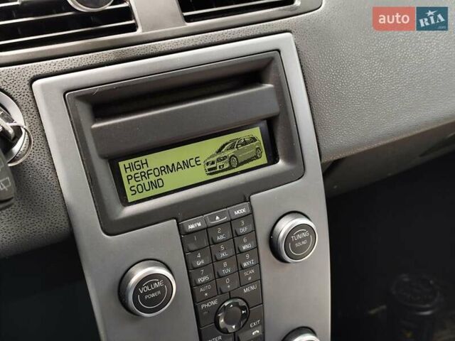 Белый Вольво В50, объемом двигателя 1.6 л и пробегом 225 тыс. км за 7400 $, фото 35 на Automoto.ua