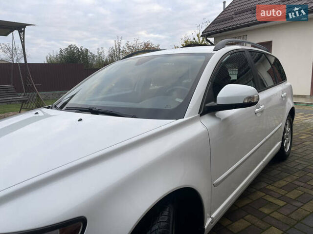 Білий Вольво V50, об'ємом двигуна 1.6 л та пробігом 179 тис. км за 7950 $, фото 46 на Automoto.ua