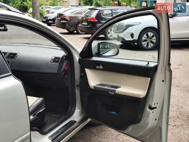 Белый Вольво В50, объемом двигателя 1.6 л и пробегом 225 тыс. км за 7400 $, фото 15 на Automoto.ua